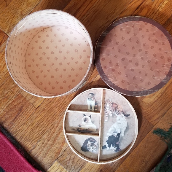 Kitty City keepsake Vintage Jewelry box. - Picture 5 of 8